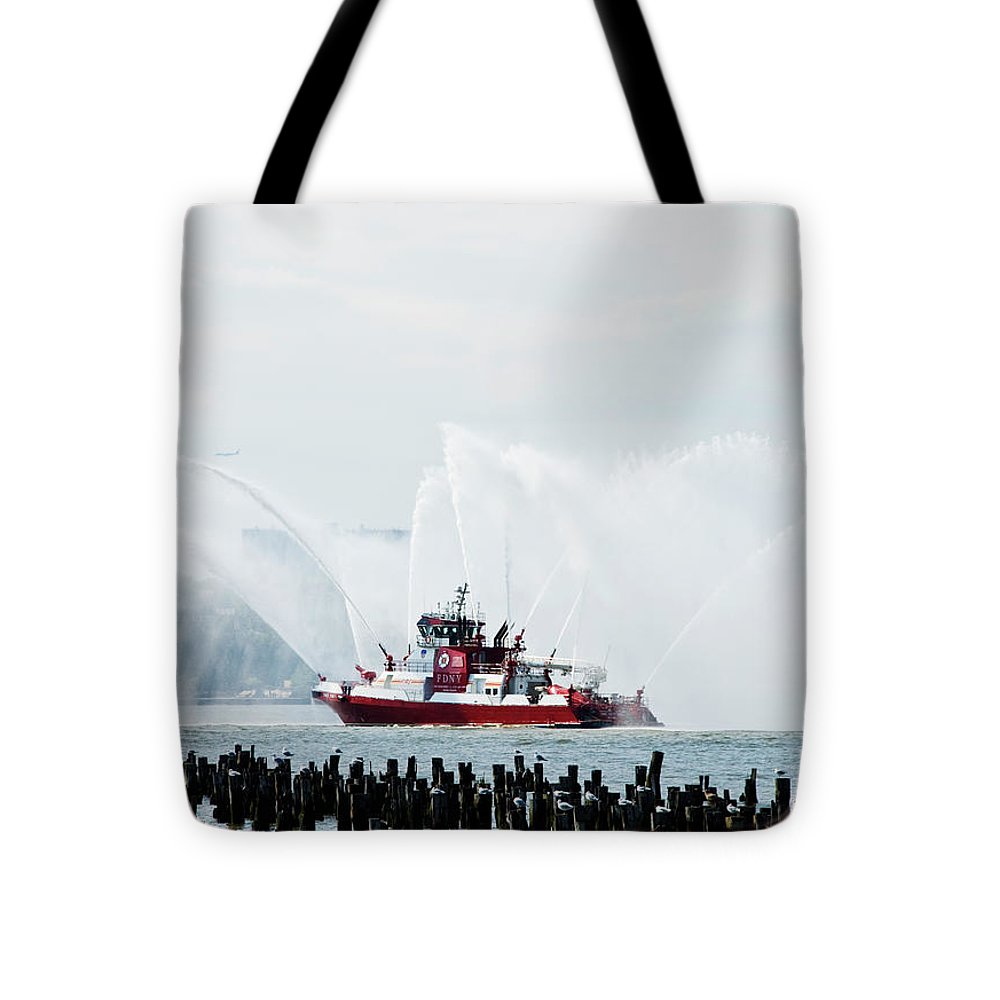 Water Boat - Tote Bag